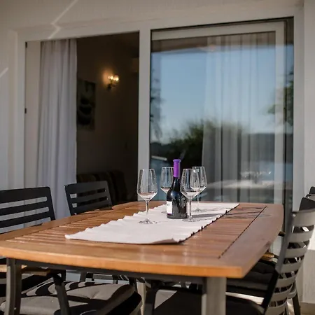 Apartamento 3 Rab Town